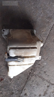 Mazda 626 silecek su bidonu motorlu yedek parça