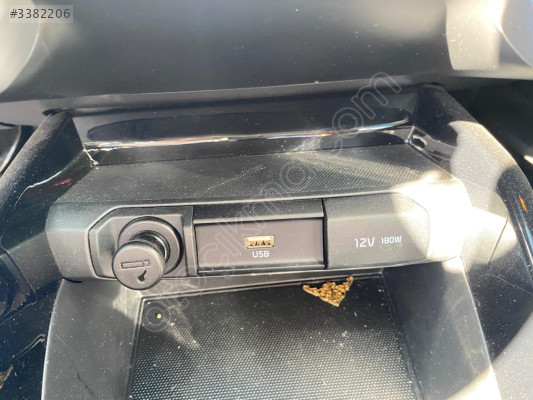 2023 Kia Stonic USB Ve Çakmaklık