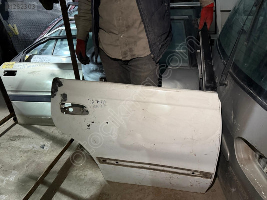 TOYOTA CARİNA SAĞ ARKA KAPI , CORONA SAĞ ARKA KAPI 93-98 MODEL
