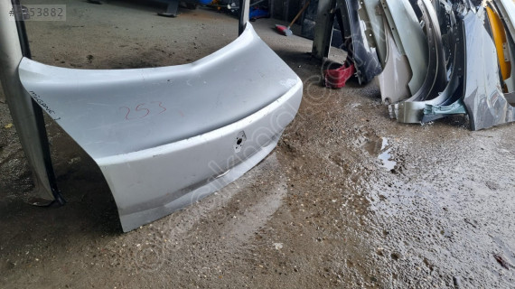 Renualt megane 2 model 2009 arka bagaj kapagi