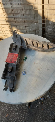 Volkswagen Passat Arka tampon sağ sol braketi