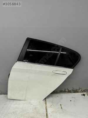 BMW 1 SERİSİ SOL ARKA KAPI HATASIZ