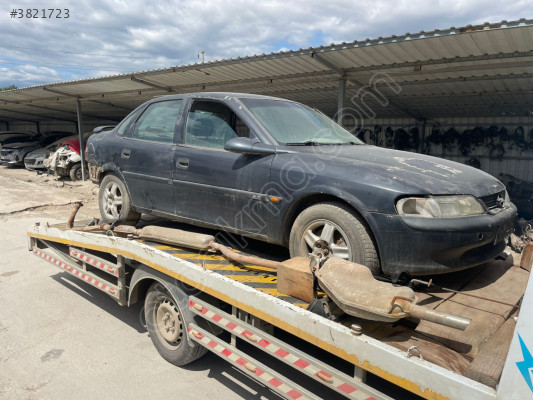 OPEL VECTRA B SAĞ ARKA KAPI ÇIKMA ORJİNAL