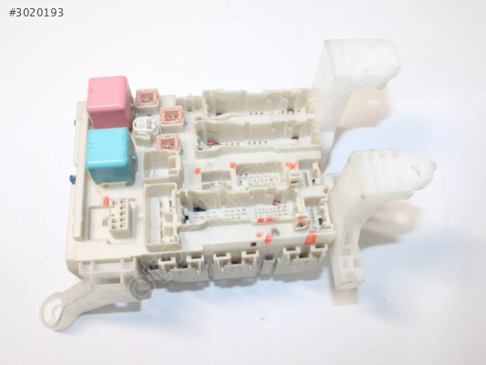 Toyota Auris Sigorta Kutusu 82730-02120-A Çıkma Orijinal Garanti