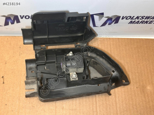 AUDİ A6 A8 Q7 AKÜ AŞIRI YÜK KORUMA SİGORTA KUTUSU 4F0915519