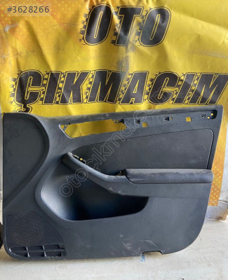Vw Jetta sağ ön kapı döşemesi 5C7867012