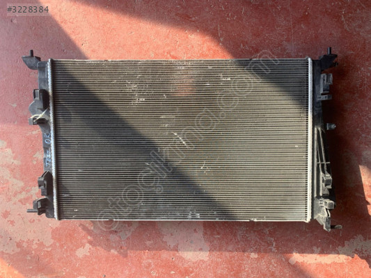 RENAULT MEGANE SU RADYATÖRÜ 214102845R
