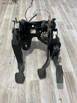 OPEL ASTRA J PEDAL TAKIMI 13354331