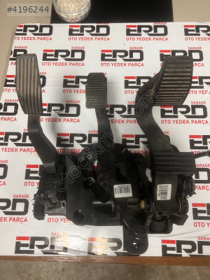 FİAT EGEA GAZ FIREN DEBRİYAJ PEDALARI 00520964470
