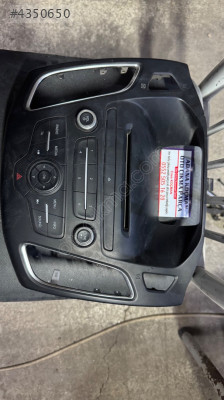 Ford Focus 3 torpido ekran çerçevesi OEM