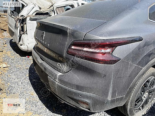 Citroen C4 X Sağ Arka Çamurluk Sökme 22-24
