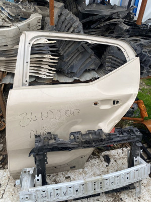 volvo xc40 sol arka kapı çıkma orjinal