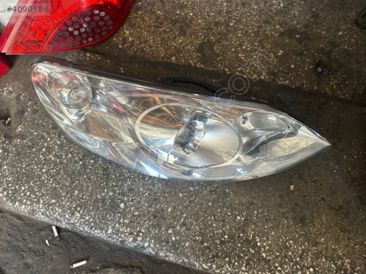 Peugeot 407 sağ ön far