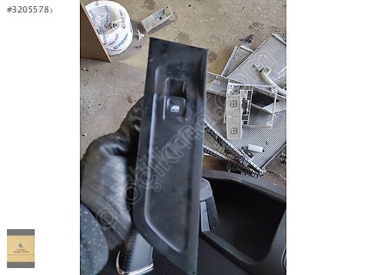 2022 SKODA SÜPERB ARKA ÖN SAĞ CAM DÜĞME 5G0959855