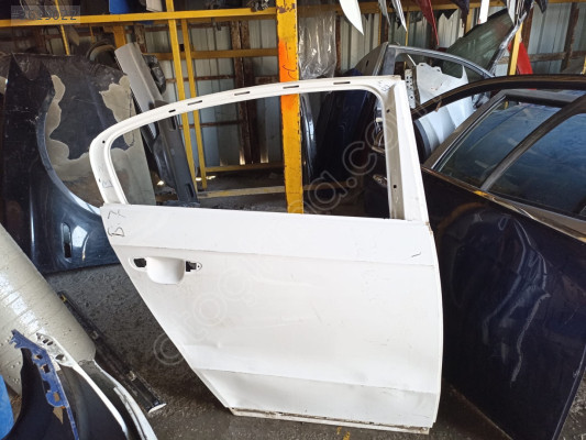 VW PASSAT B7 SAG ARKA KAPI ÇIKMA