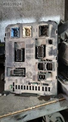 21677791-4 Citroen C4 sigorta kutusu