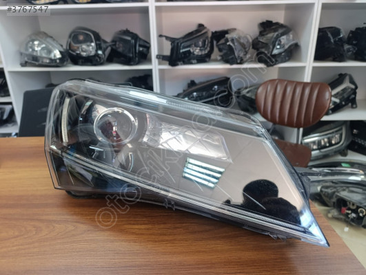SKODA SUPER B SAĞ FAR ORJİNAL ÇIKMA