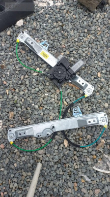 OPEL CORSA D TEK KAPI SAĞ CAM KRİKOSU.OTO ERKAN ÜNYE