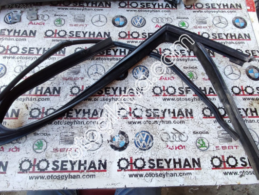 Seat Leon 2015 sol arka cam kapı çerçeve fitili