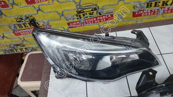 OPEL ASTRA J SAĞ FAR ÇIKMA ORJİNAL YEDEK PARÇA  sıfır