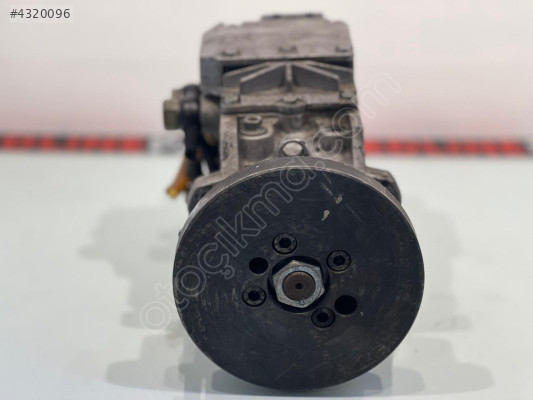 0986444073 AUDİ A4 2002-2006 BOSCH MARKA YAKIT POMPASI