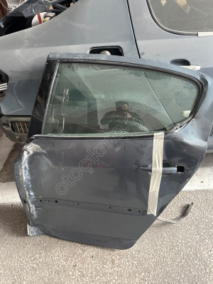 Peugeot 407 arka sol kapı camı