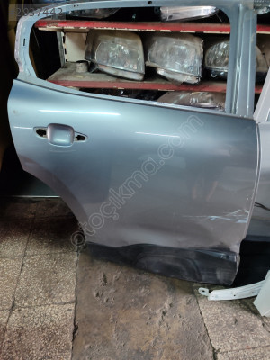 Citroen C5 Air Cross sağ arka kapı