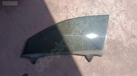 AUDİ A4 SOL ÖN KAPI CAMI