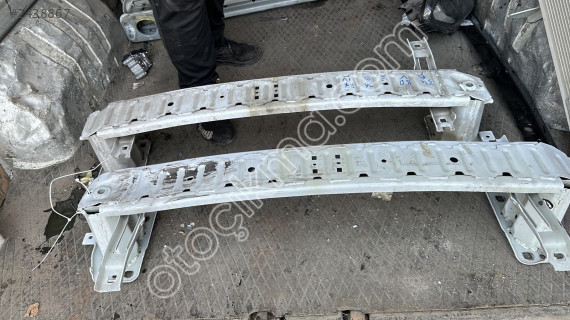 Orjinal Çıkma Ford Courier Ön Tampon Demiri