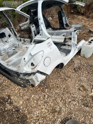OPEL CORSA D SAĞ ARKA ÇAMURLUK GÜÇMANLAR OTO