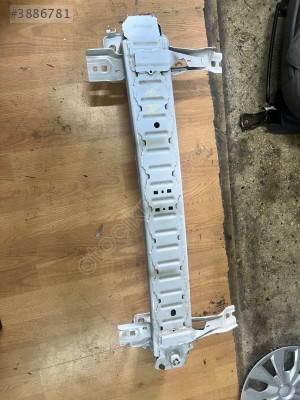 Ford Puma ön tampon demiri