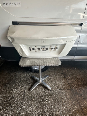 Mercedes c 180 bagaj kapağı