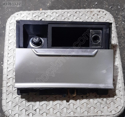 VOLKSWAGEN PASSAT B8 ÇAKMAKLIK VE KÜLLÜK 3G1863284