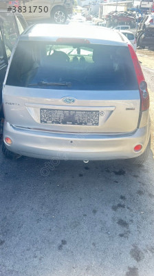 Ford Fiesta arka bagaj kapağı
