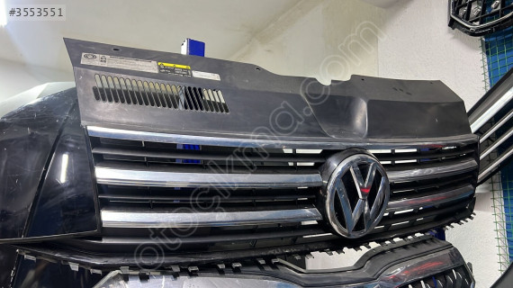 VW Transporter T7 Modeli İçin Ön Panjur - Oto Çıkma Parçala