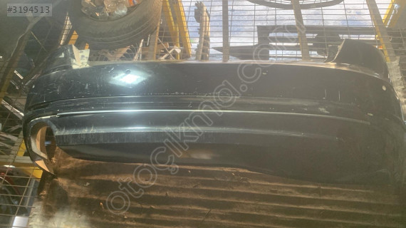 Audi A4 arka tampon çıkma
