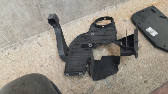 VW AMAROK 115/19 BRAKETİ SIFIR ORJNAL