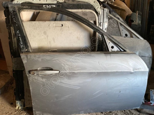 BMW 3 SERİSİ E90 SAĞ ÖN KAPI