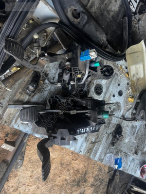 RENAULT TRAFİC PEEDAL SET SÖKME