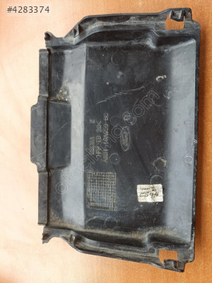 Ford Focus 3 Akü Kapağı