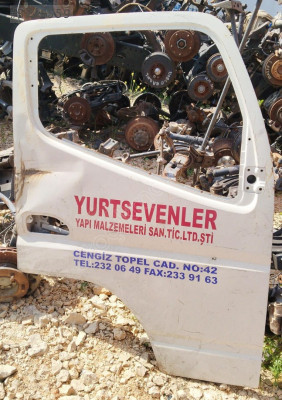 MITSUBİŞHİ CANTER SAG ÖN KAPI ÇIKMA ÇEVİK OTO