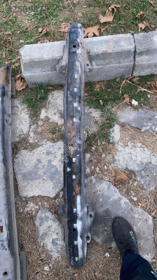 VOLKSWAGEN BORA ARKA TAMPON DEMİRİ ASEL OTO