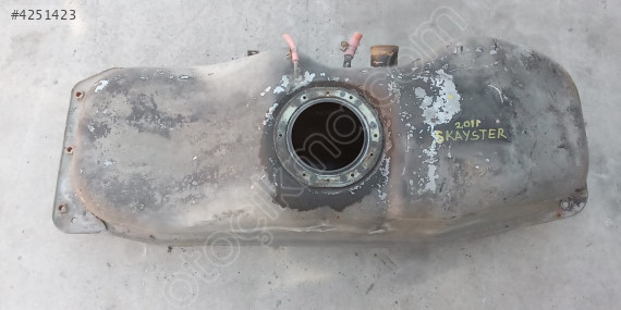 nissan skystar 2011 4x4 çıkma orjinal yakıt deposu (son fiyat)