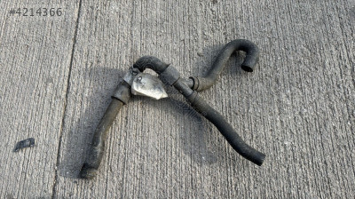 AUDİ A1-A3 SERİSİ SU FLANŞI PARÇASI 1K0121087Q