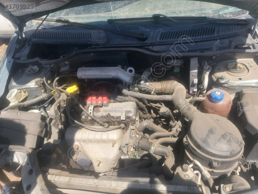 RENAULT MEGANE 1 ÇIKMA 1.6 8 VALF ÇIKMA KOMPLE DOLU MOTOR