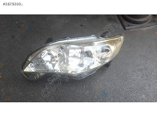 TOYOTA COROLLA İÇİN SAĞ ÖN FAR - ORJİNAL OTOMOBİL PARÇASI