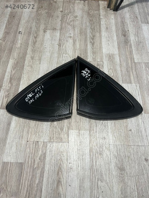 OPEL ASTRA J SAĞ SOL ARKA KELEBEK CAMI 134100913