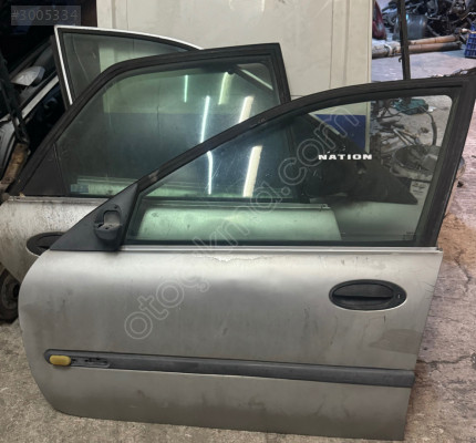 Renault Laguna 1 Modeli İçin Sol Ön Kapı Çıkma Parçası