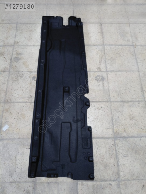 AUDİ A6 2018-2025 SOL TABAN MUHAFAZA KEÇE 4K0825207M