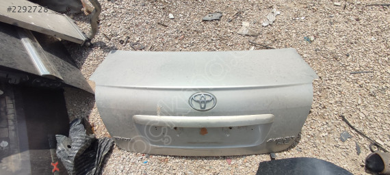 Toyata avansis arka bagaj kapağı